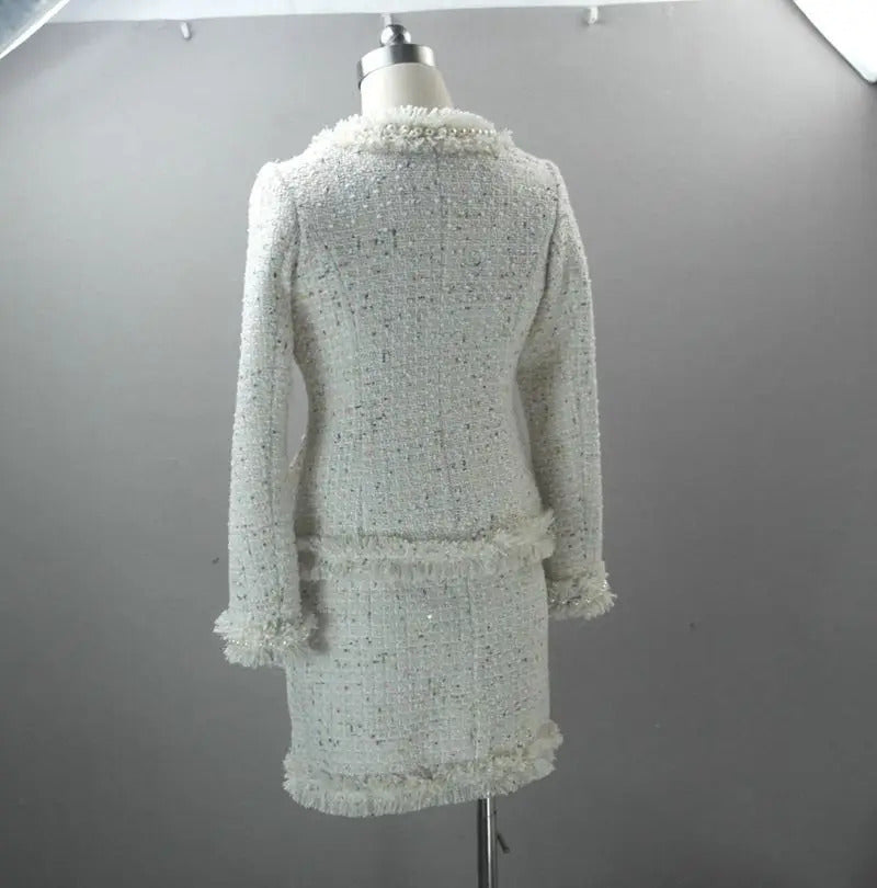 Beige tweed jacket  autumn / winter new women Slim jacket hand-beaded ladies small fragrant wind one-piece jacket